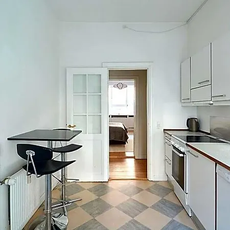 Perfect For Friends & Families In Charming Area