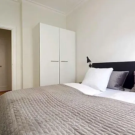 Perfect For Friends & Families In Charming Area