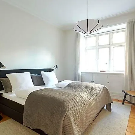 Perfect For Friends & Families In Charming Area København