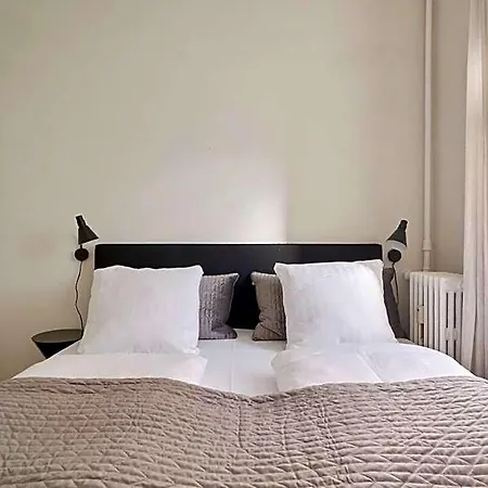 Perfect For Friends & Families In Charming Area Feriebolig